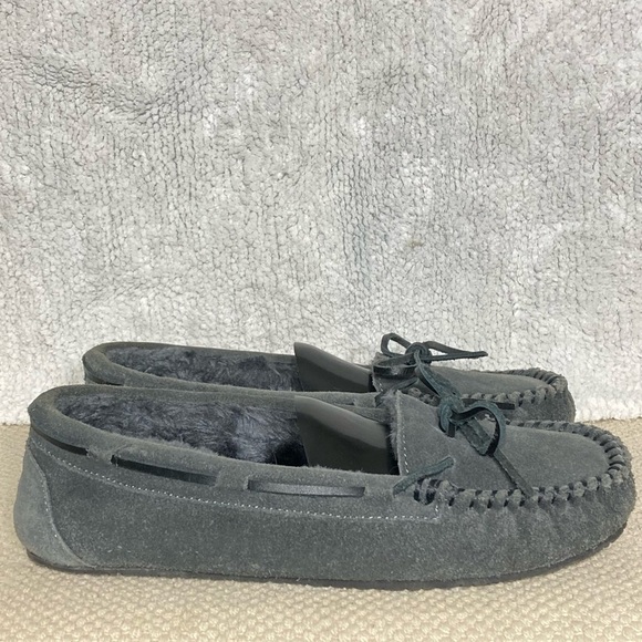 Minnetonka Shoes - Minnetonka Womens Grey Suede Leather Faux Fur Lined Moccasins Shoes Size US 10 M